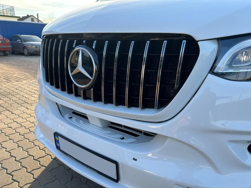 Купити Передня решітка Panamericana GT Chrome Premium V1 Без рамки для Mercedes Sprinter W907/W910 2018- рр