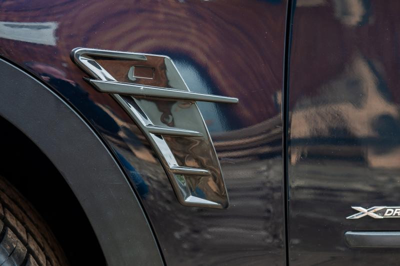 Купить Универсальные вентиляционные накладки на крылья тип-F (имитация, 2 шт, резина)