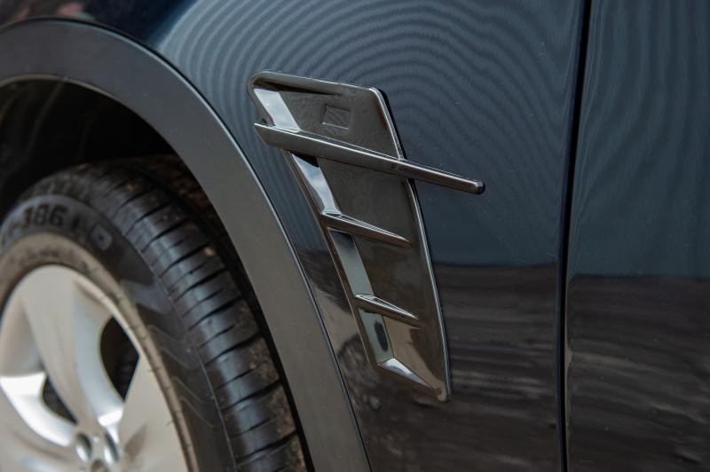 Купить Универсальные вентиляционные накладки на крылья тип-F (имитация, 2 шт, резина)