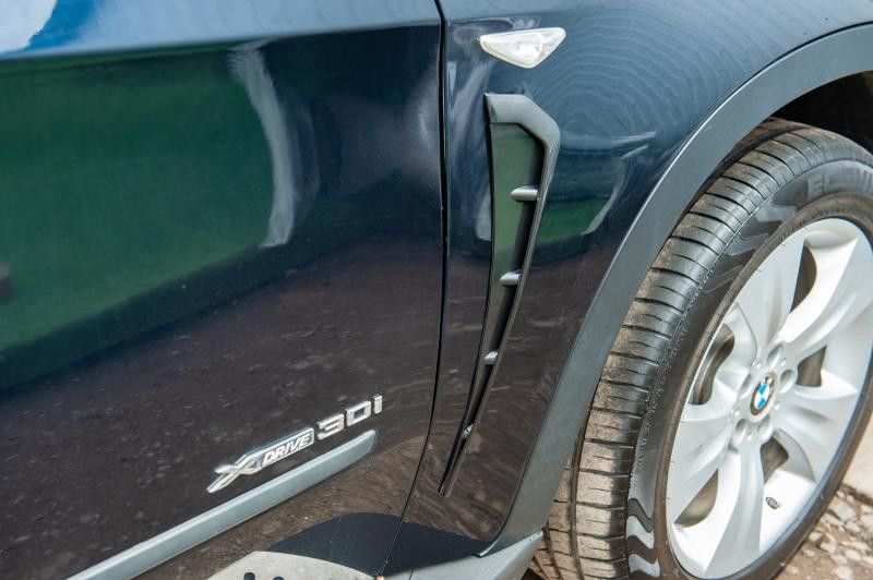 Купити Універсальні вентиляційні накладки на крила тип-A (імітація, 2 шт)