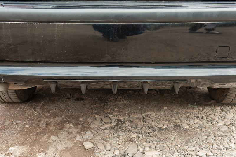 Купити Універсальний задній дифузор тип-E (чорний глянець, ABS-пластик)