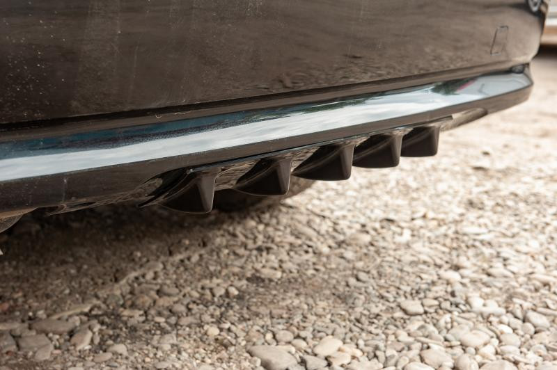 Купити Універсальний задній дифузор тип-E (чорний глянець, ABS-пластик)