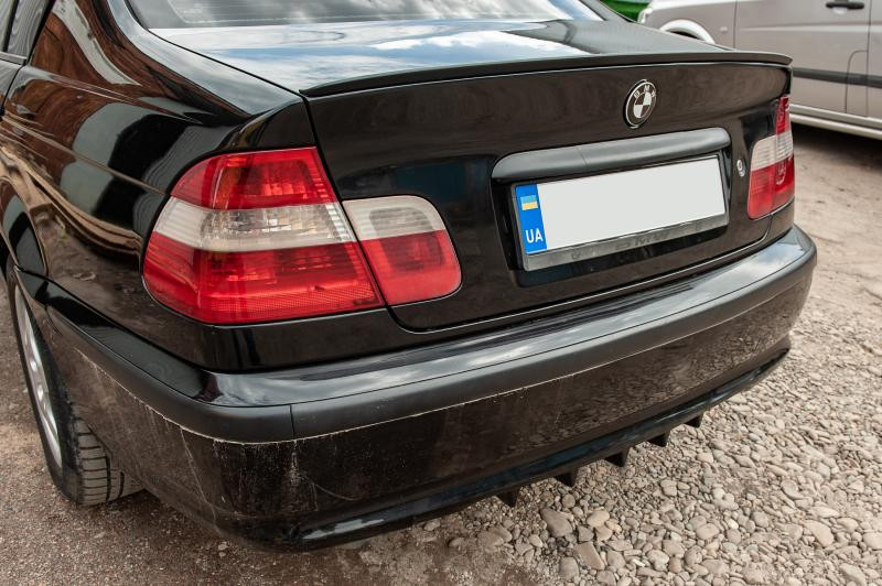 Купити Універсальний задній дифузор тип-E (чорний глянець, ABS-пластик)