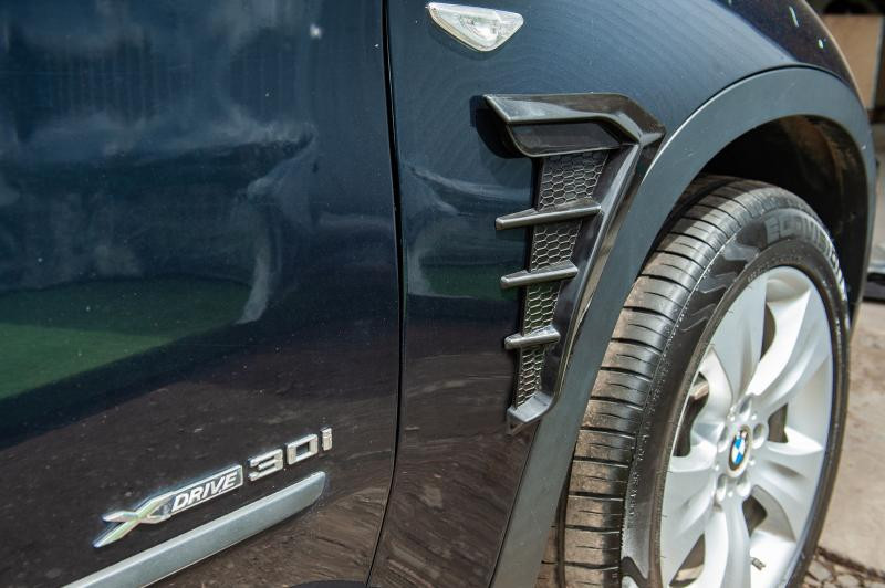 Купити Універсальні вентиляційні накладки на крила тип-D (імітація, 2 шт)