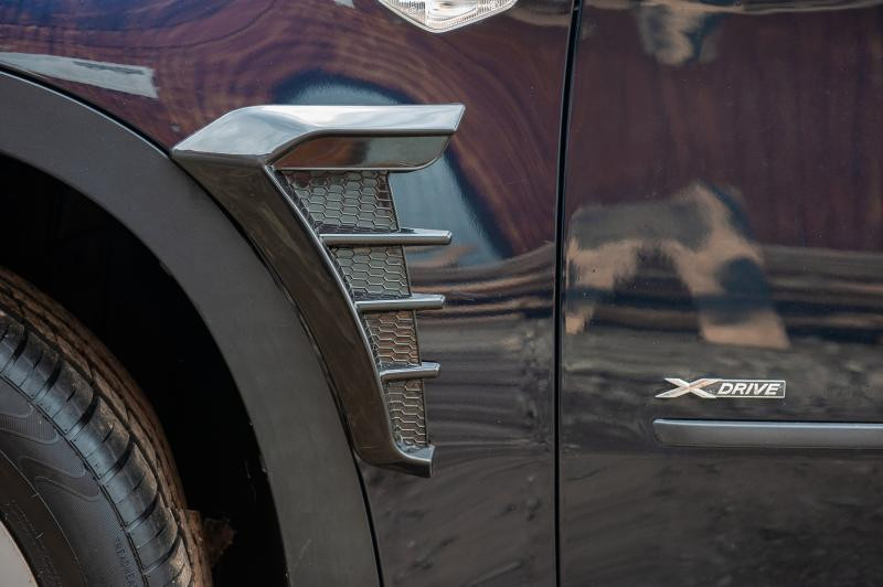 Купити Універсальні вентиляційні накладки на крила тип-D (імітація, 2 шт)