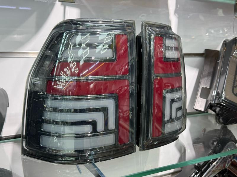 Купити Задні ліхтарі LED (2 шт) для Mitsubishi Pajero Wagon IV