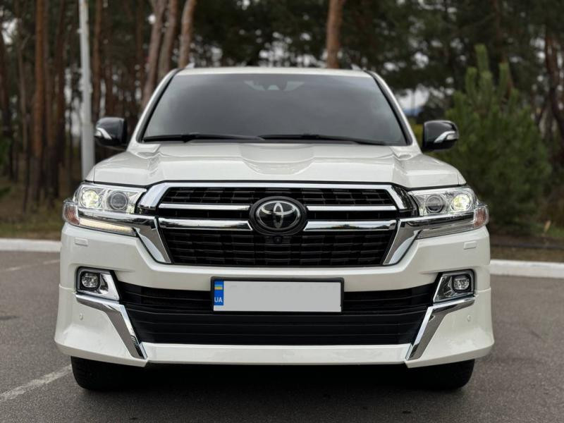 Купити Передня накладка 2016-2025 (Executive 2021) Білий колір для Toyota Land Cruiser 200