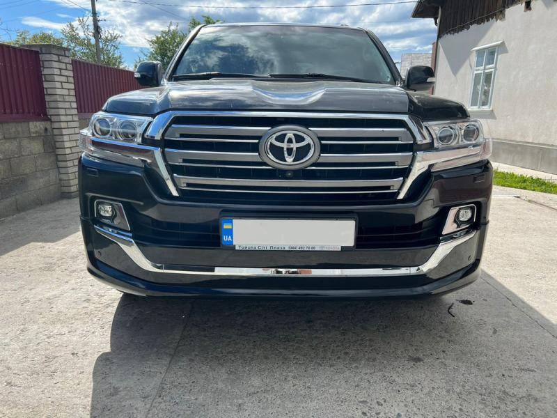 Купить Передняя накладка 2016-2025 (Executive 2019) Белый цвет для Toyota Land Cruiser 200