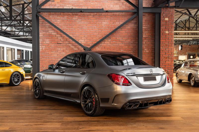 Купити Задній дифузор з насадками Silver (Дизайн С63 2018-2021) для Mercedes C-сlass W205 рр