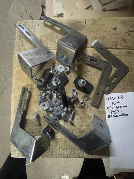 Купить Крепление к боковым порогам B3/C2 для Renault Master 2011-2023 гг