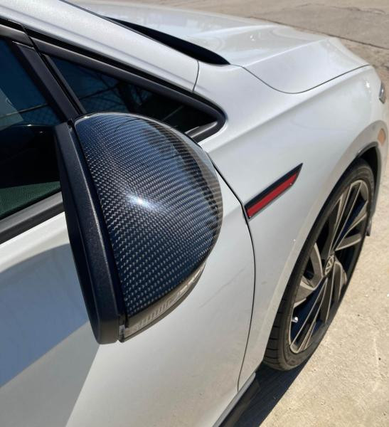 Купити Кришки дзеркал (Карбон) для Volkswagen Golf 8