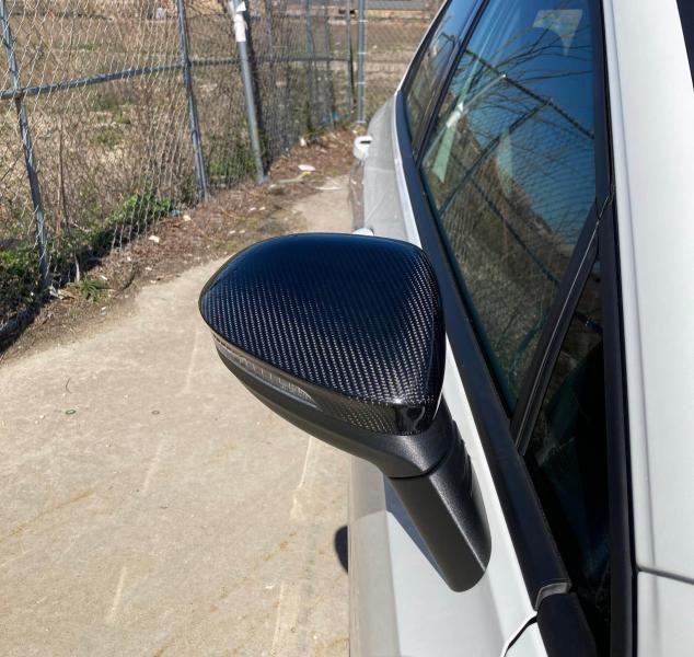 Купити Кришки дзеркал (Карбон) для Volkswagen Golf 8