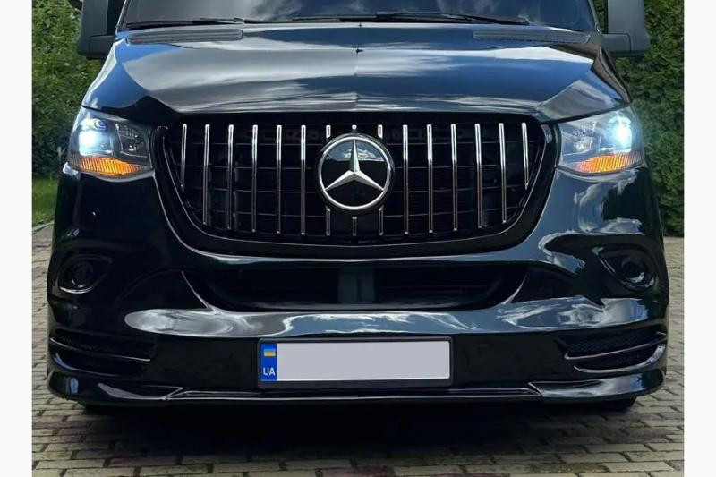 Купити Передня решітка Panamericana GT Chrome Premium V2 (З рамкою) для Mercedes Sprinter W907/W910 2018- рр