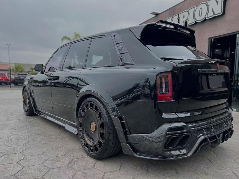 Купити Комплект рестайлінгу в 2024 MNSR Carbon для Rolls-Royce Cullinan