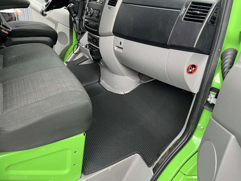 Купити Гумові килимки Carsuit V1 (Чорні) для Volkswagen Crafter 2006-2016 рр