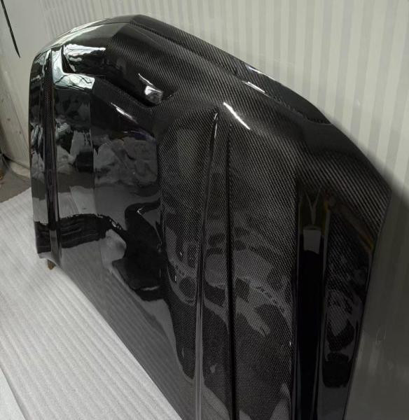 Купити Капот (Карбон) для Cadillac Escalade 2020- рр