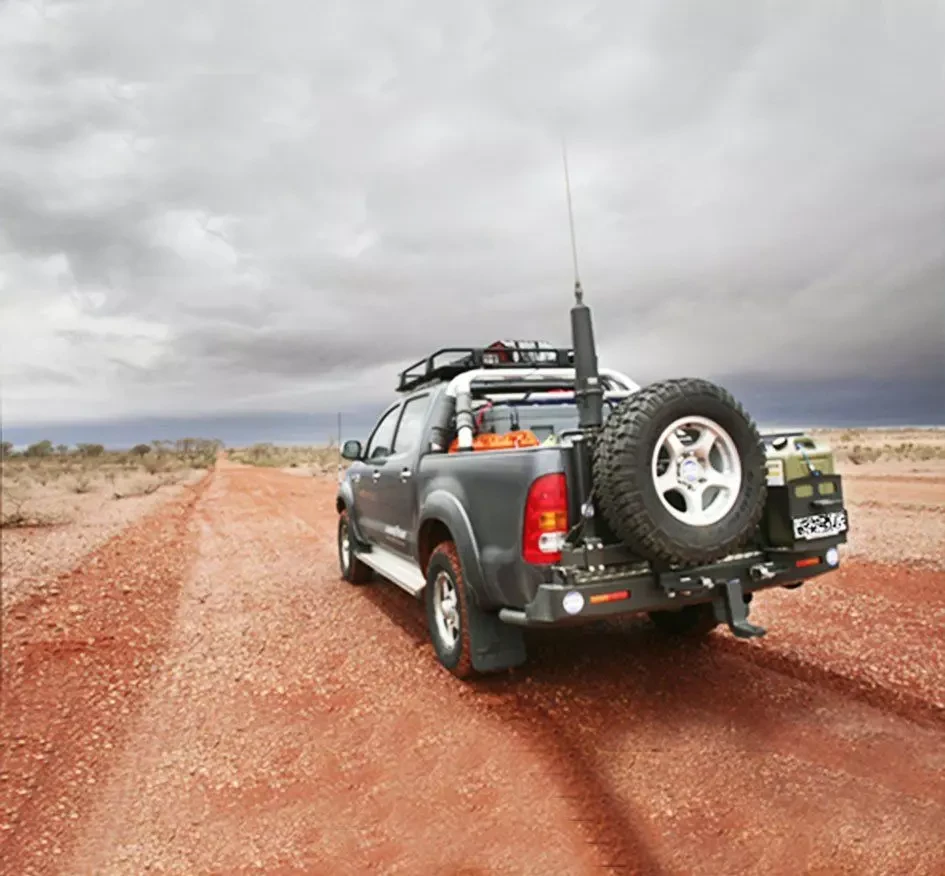 Купити Задній бампер Kaymar TOYOTA Hilux 05-15 (з двома штоками) k2040