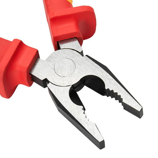 Купити Плоскогубці Winso Pro комбіновані діелекричні 60Cr-V 180мм, VDE 1000В