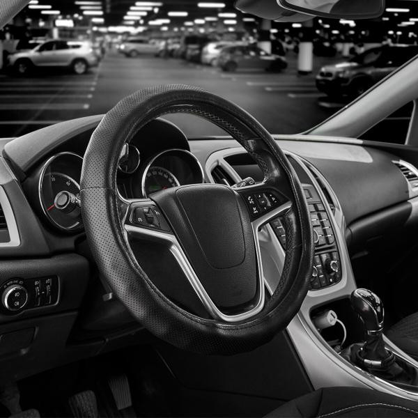 Купить Чехол на руль Carlife 39 - 41см, экокожа, черный, один шов, перфорированный SW143L