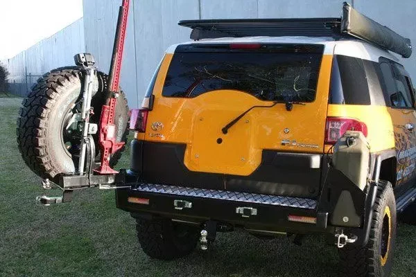 Купити Задній бампер з двома штоками, для авто з парктроником Kaymar Toyota FJ Cruiser 2010+ k3660-s