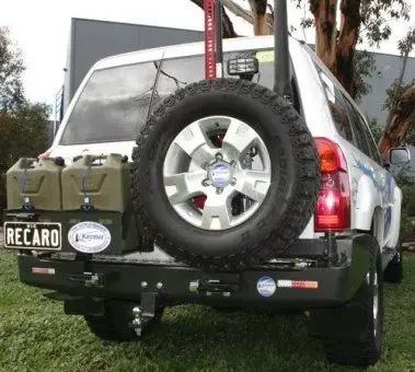 Купити Виносне кріплення запаски правої до заднього бампера Kaymar Nissan Patrol 98-04 K8050R