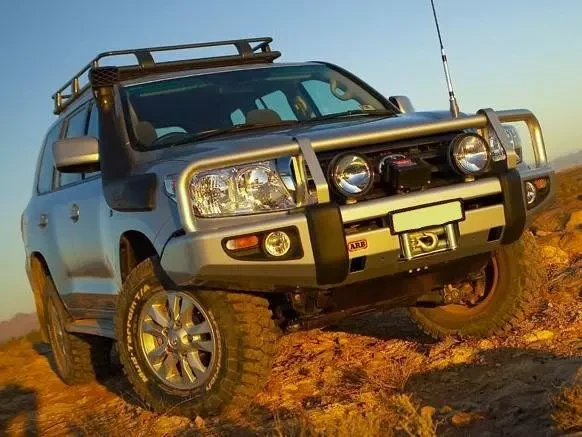 Купити Передній бампер ARB Deluxe для Toyota LC-200 2007-2012 для рідних омивачів фар 3415120