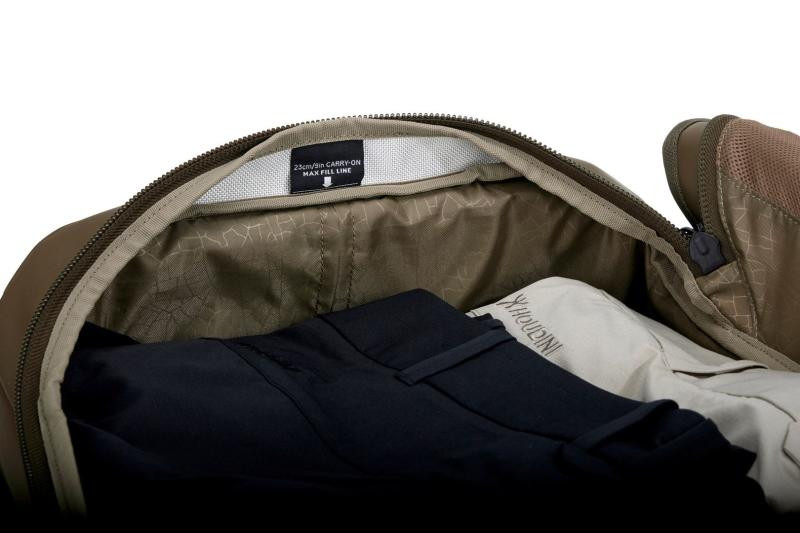 Купити Сумка на колесах Thule Chasm Carry-On 55cm (Deep Khaki) 3205602 (TH 3205602)