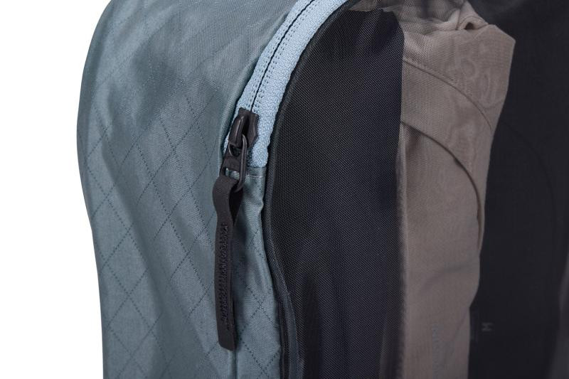 Купить Органайзер для одежды Thule Packing Cube (Small)(Pond Grey) 3205570 (TH 3205570)