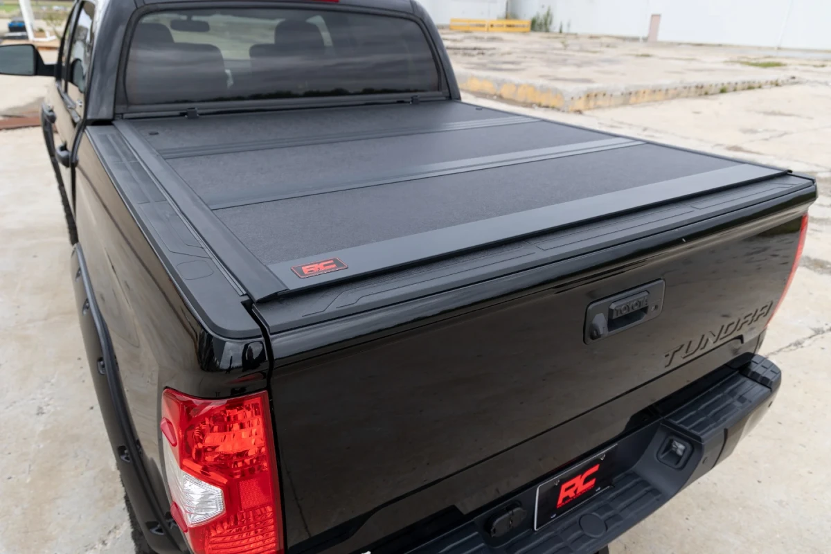 Buy Low -profile body lid 5 '5' 5 "No control system Rough Country - Toyota Tundra 02-19