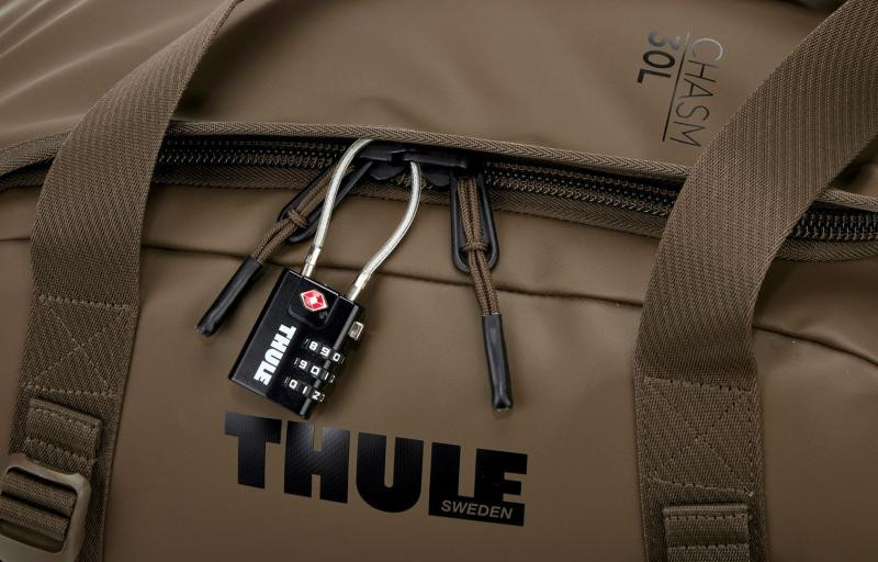 Купить Спортивная сумка Thule Chasm Duffel 30L (Deep Khaki) 3205587 (TH 3205587)