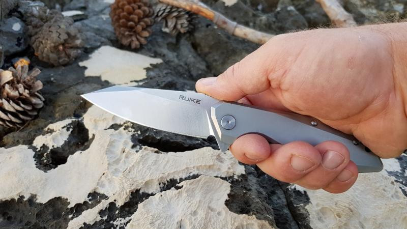 Buy Than a folding Ruike P135-SF