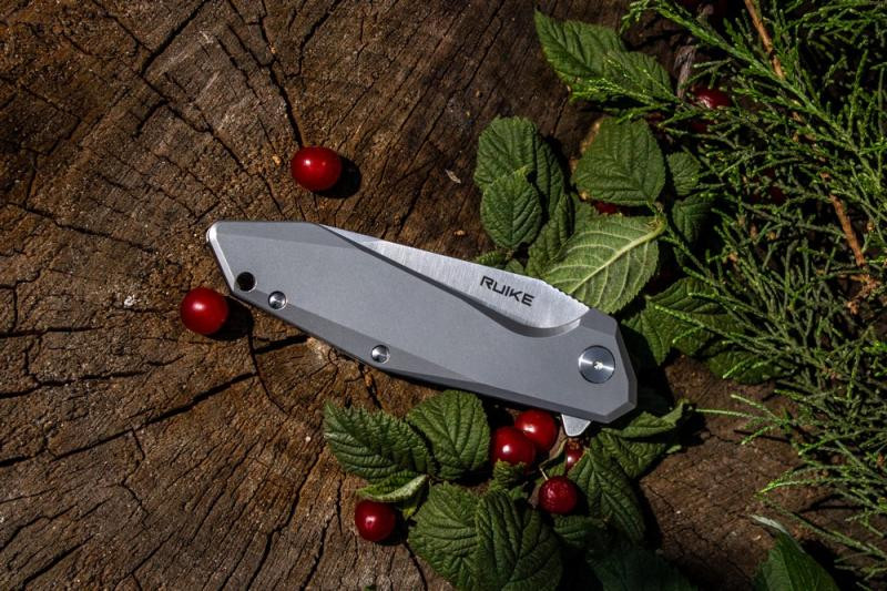 Buy Than a folding Ruike P135-SF