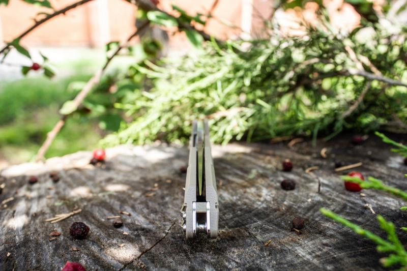 Buy Than a folding Ruike P138-W