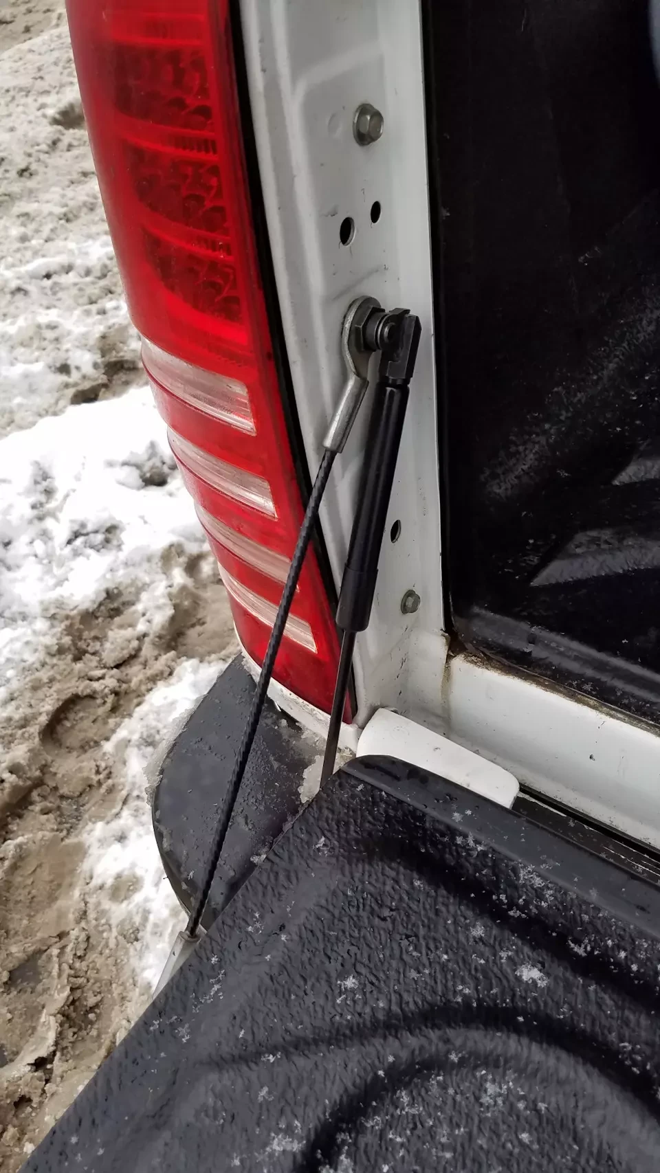 Купити Амортизатор заднього борта (ляди) EZ Down для Fiat Full Back