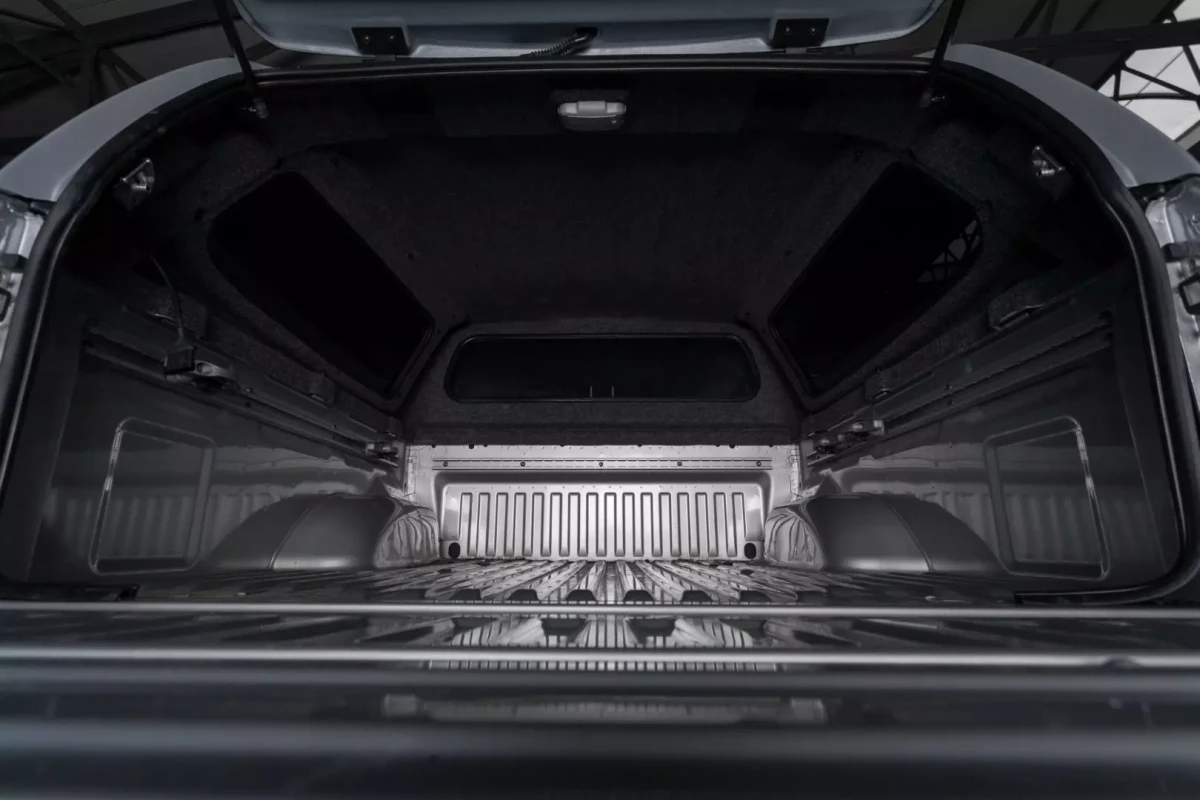 Купити Кунг для Nissan Navara (NP300) 2015-2025 - Road Ranger RH05 Profi Plus