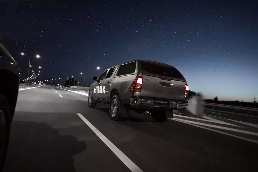 Купити Кунг на Toyota Hilux Road Ranger RH4 Profi Plus