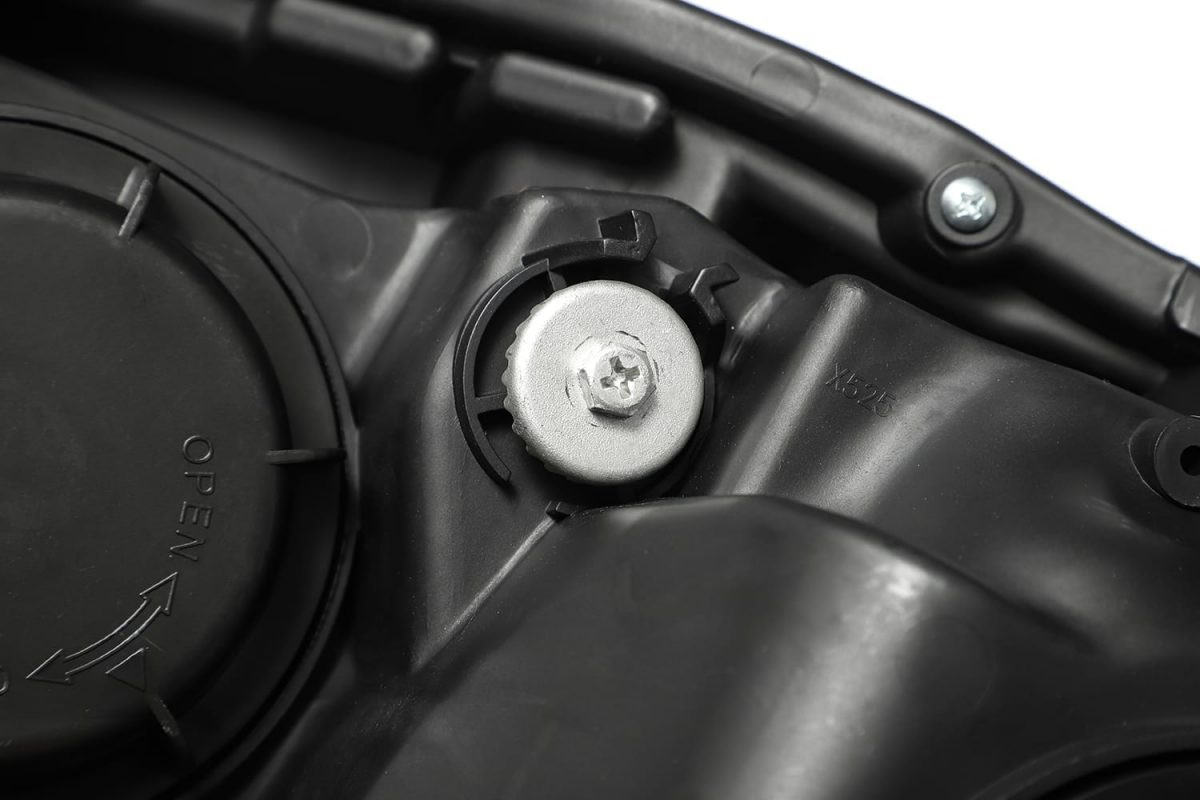 Купити Передні фари Toyota 4Runner 2014-2022 LED NOVA серія колір Alpha-Black AlphaRex AHL-T414-N-LB