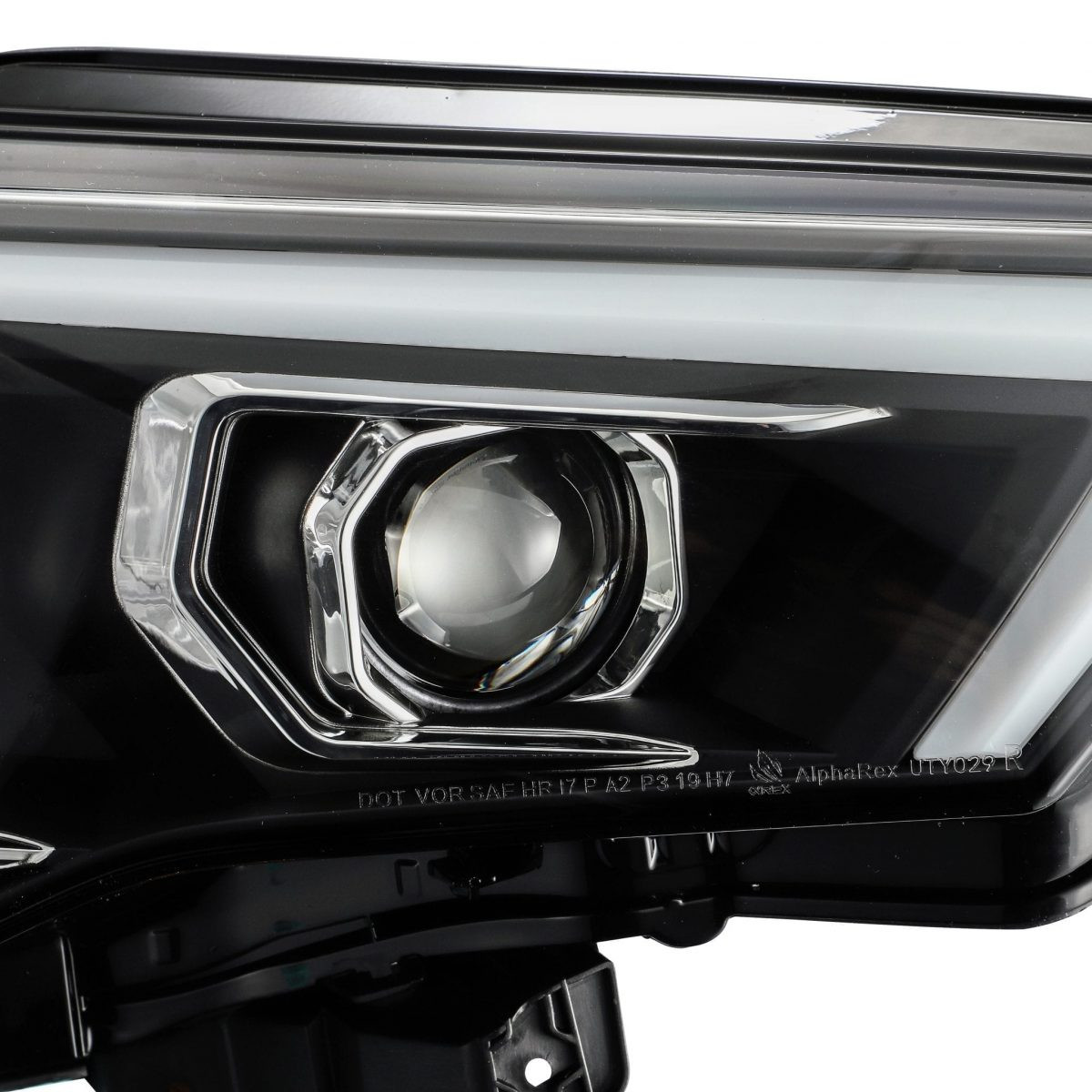 Купити Передні фари Toyota 4Runner 2014-2022 LED LUXX серія чорні AlphaRex AHL-T414-PL-SA-B
