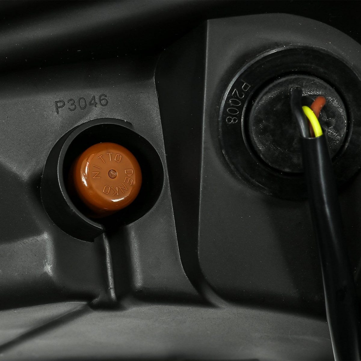 Купить Передние фары Dodge Ram 1500 Classic 2006-2008 LED LUXX серия черные AlphaRex AHL-DR06-PL-SA-B