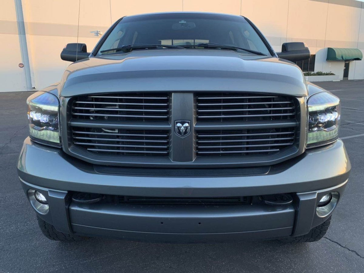 Купить Передние фары Dodge Ram 1500 Classic 2006-2008 LED NOVA серия хром AlphaRex AHL-DR06-N-C