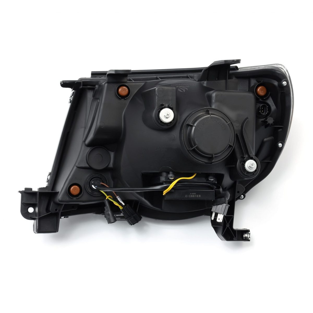 Купити Передні фари Toyota Tacoma 2005-2011 LED NOVA серія чорні AlphaRex AHL-TT05-N-B