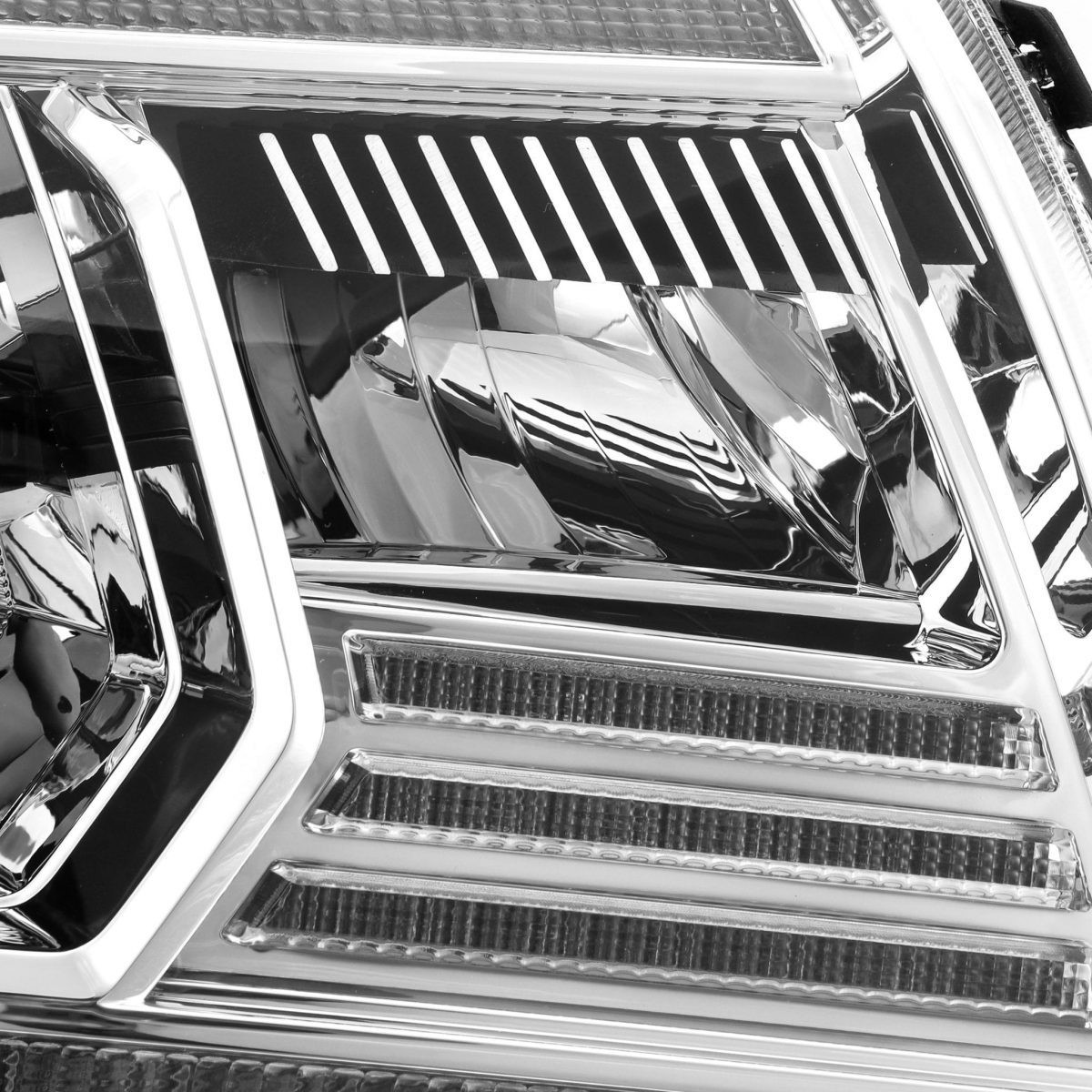 Купити Передні фари Toyota Tacoma 2005-2011 LED LUXX серія хром AlphaRex AHL-TT05-L-SA-C