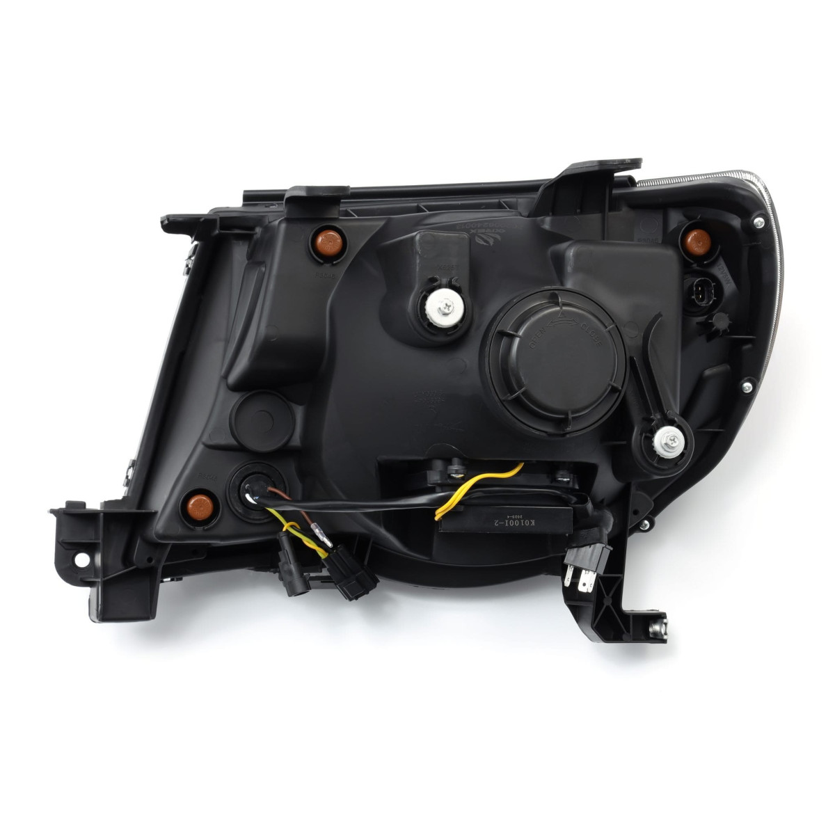 Купити Передні фари Toyota Tacoma 2005-2011 LED LUXX серія колір Alpha-Black AlphaRex AHL-TT05-PL-SA-LB