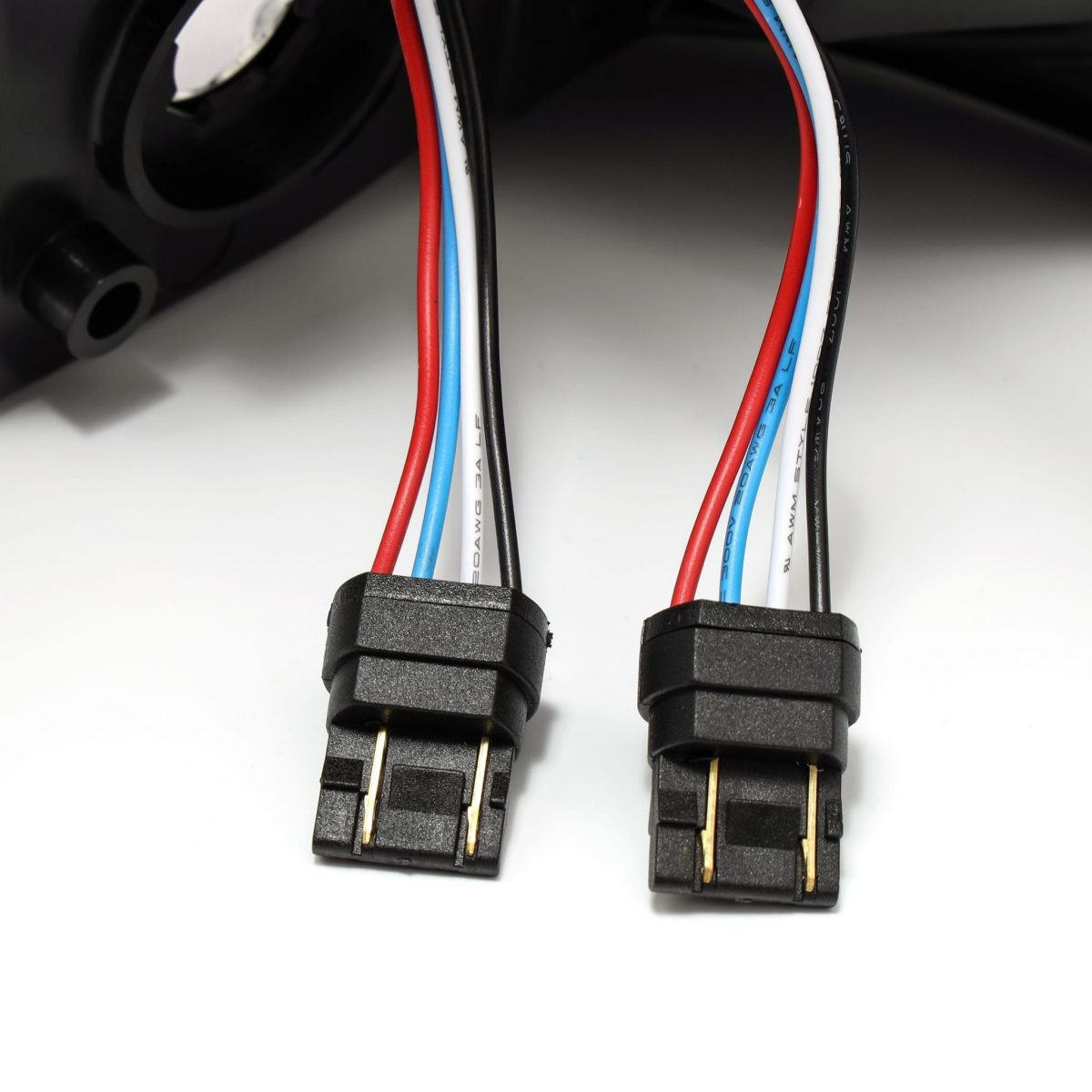 Купить Задние фары GMC Sierra 2014-2018 LED PRO серия углево-черные AlphaRex ATL-GS14-W-LBS