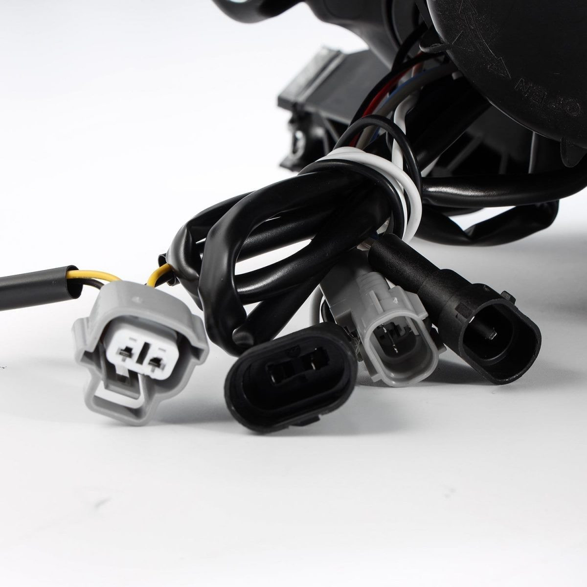 Купить Передние фары Toyota 4Runner 2010-2013 PRO серия черные AlphaRex AHL-T410-P-S-B