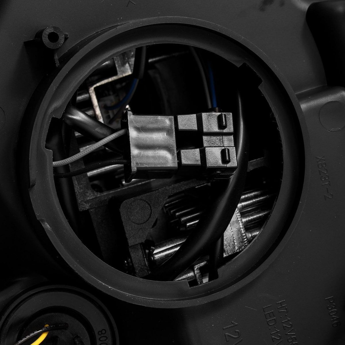 Купить Передние фары Toyota 4Runner 2010-2013 LED NOVA серия цвет Alpha-Black AlphaRex AHL-T410-N-FLB