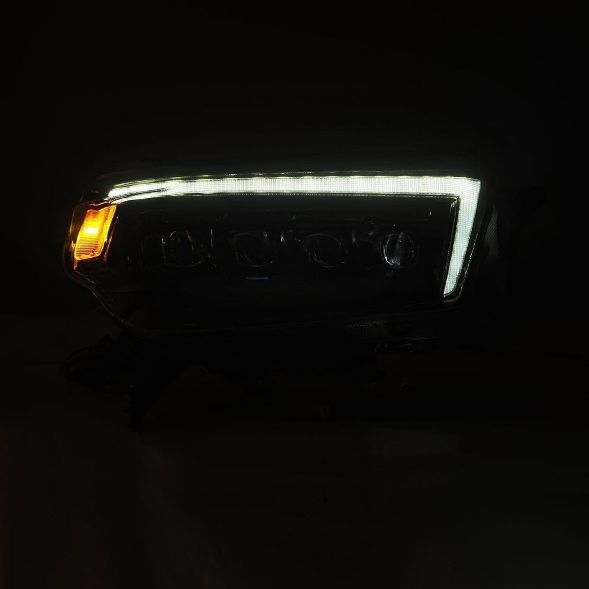Купить Передние фары Toyota 4Runner 2010-2013 LED NOVA серия цвет Alpha-Black AlphaRex AHL-T410-N-FLB
