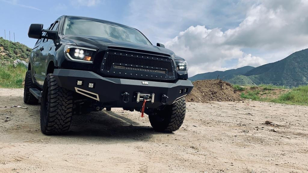 Купити Передні фари Toyota Tundra 2007-2013 LED NOVA серія колір Alpha-Black AlphaRex AHL-TUN07-N-AA-FLB