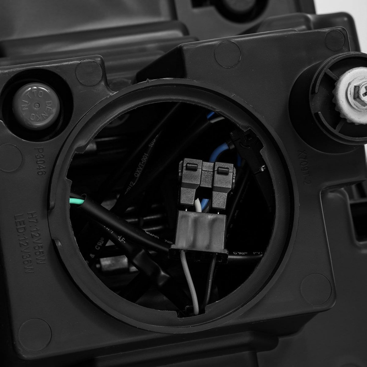 Купити Передні фари GMC Sierra 2014-2018  PRO серія колір Alpha-Black AlphaRex AHL-GS14-P-S-FLB