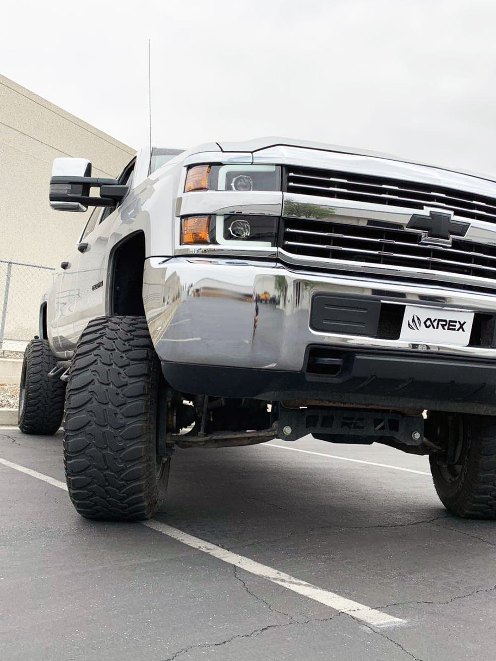 Купить Передние фары Chevrolet Silverado 3500HD 2015-2019 PRO серия черные / хром Grill вставка AlphaRex AHL-CL215-P-SA-B..